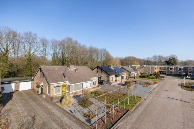 iQ Makelaars Blijham, Esweg