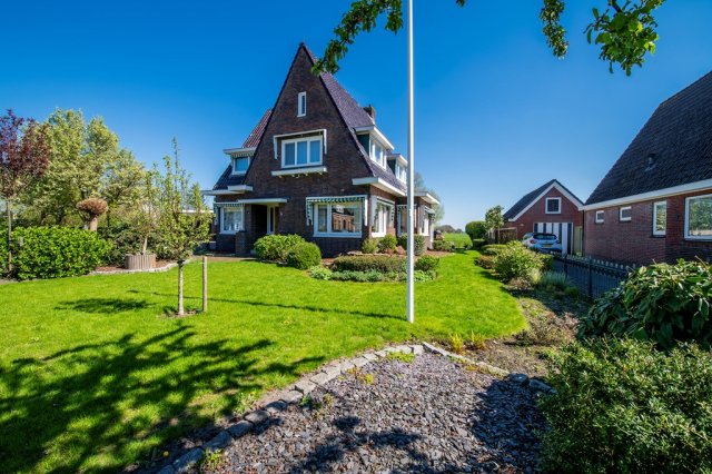 iQ Makelaars Beerta, Wilhelminaplein