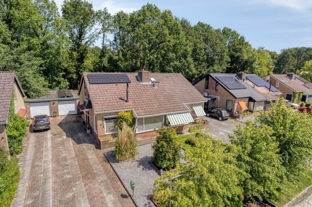 iQ Makelaars Blijham, Esweg